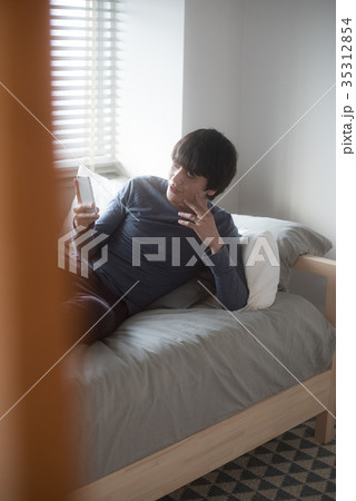 寝起き 男性 寝起き 男性 35312854