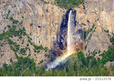 Yosemite National Park Valley summer landscape 35313576