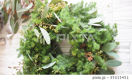 クリスマスリース 森の香り 明るめでナチュラルでもこもこ クリスマスリース 森の香り 明るめでナチュラルでもこもこ 35315451