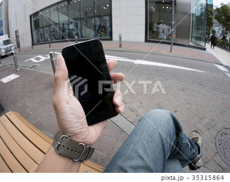 スマートフォンを使う（オーセンティック&POV表現） 35315864