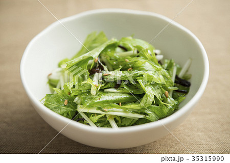 水菜と塩昆布のサラダ 水菜と塩昆布のサラダ 35315990
