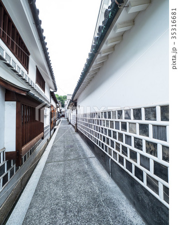 倉敷美観地区の路地 倉敷美観地区の路地 35316681