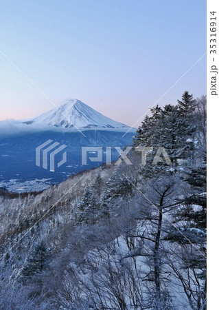 冬の三ツ峠からの風景 35316914