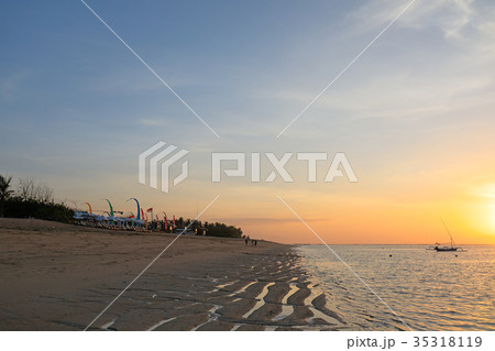 バリ島の朝 35318119