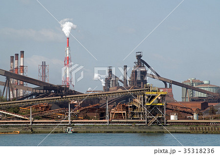 水島工業地帯の製鉄所 水島工業地帯の製鉄所 35318236