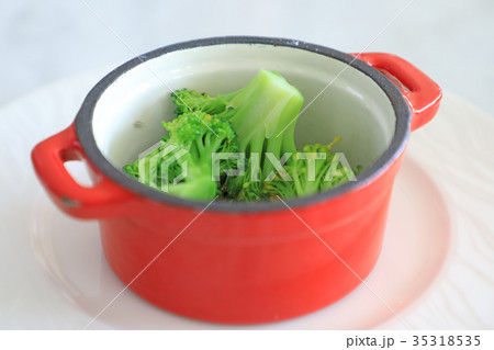 ブロッコリー 35318535