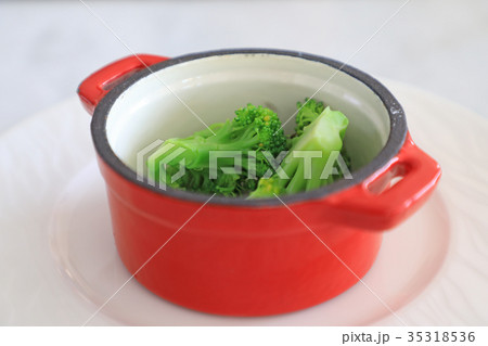 ブロッコリー 35318536