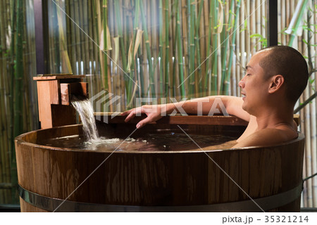 Onsen series: Asian man taking a bath 35321214