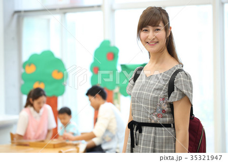 企業内保育所 35321947
