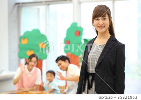 企業内保育所 35321953