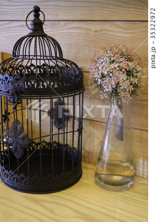 Table decoration in indy cafe 35322972