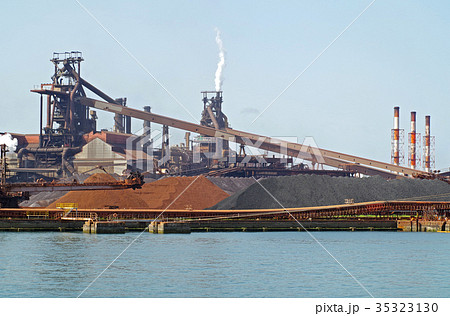 製鉄所の風景 35323130