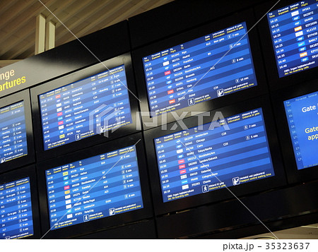 フライト案内 35323637