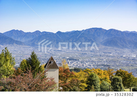 高台から見渡す甲府盆地 35328302