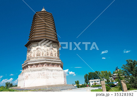 遼中京遺址・大明塔 中国・内モンゴル自治区赤峰市寧城県 遼中京遺址・大明塔 中国・内モンゴル自治区赤峰市寧城県 35328392