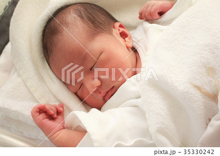 新生児＊　生後4日目 35330242