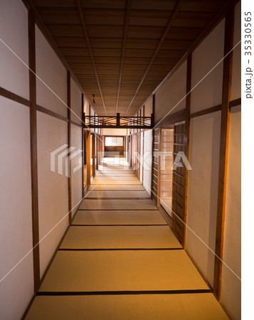 高山陣屋　廊下 35330565