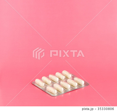 Blister pack of medicine capsules 35330806