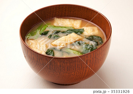ほうれん草と油揚げの味噌汁 35331926
