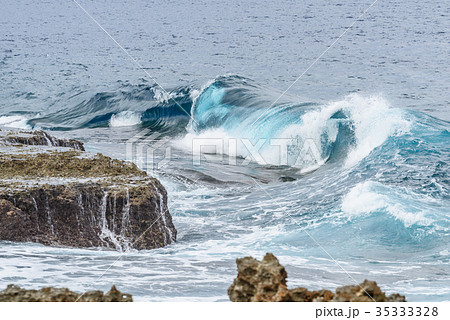 残波岬の波 残波岬の波 35333328