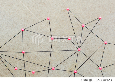 Simulate network structure from thread  and pins 35338423