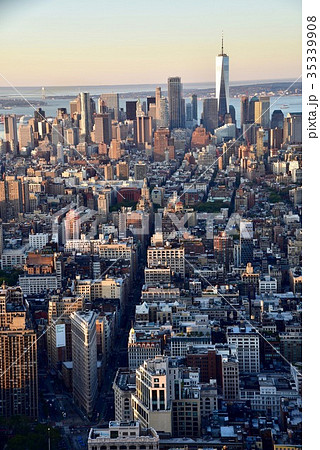 (NY)　マンハッタン南側　朝日 35339908
