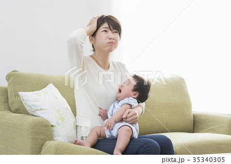 赤ちゃんとママ 35340305