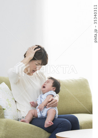 赤ちゃんとママ 35340311