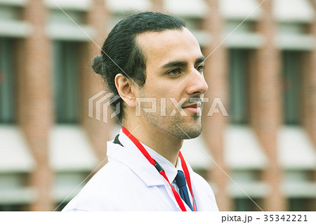 医療系大学　キャンパス　イギリス人医師 35342221