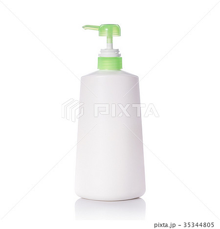 Blank white plastic pump bottle used for shampoo or soap. Studio shot isolated on white 35344805