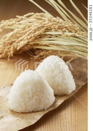 おにぎり(銀シャリ)と稲穂 35346161
