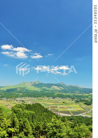 熊本県　青空の阿蘇 35349595
