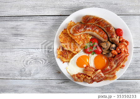 close-up of full english breakfast on plate close-up of full english breakfast on plate 35350233