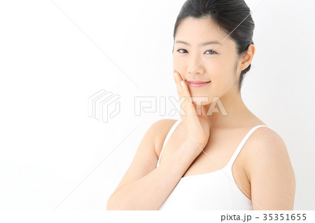 ビューティーイメージ　若い女性 35351655