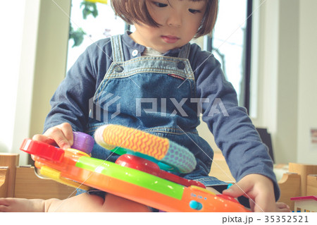 幼児 一人遊び 幼児 一人遊び 35352521