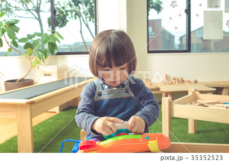幼児 一人遊び 幼児 一人遊び 35352523
