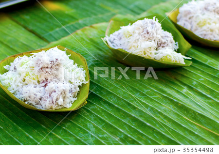 Banana leaf wrapped rice. Thai street food Banana leaf wrapped rice. Thai street food 35354498