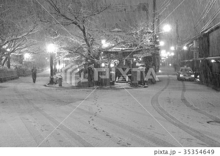 京都 雪 モノクロイメージ 京都 雪 モノクロイメージ 35354649
