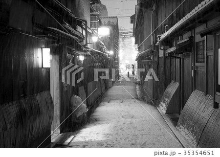 京都 雪 モノクロイメージ 京都 雪 モノクロイメージ 35354651