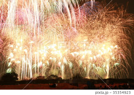 鴻巣花火大会2017  ワイドスターマイン 35354923