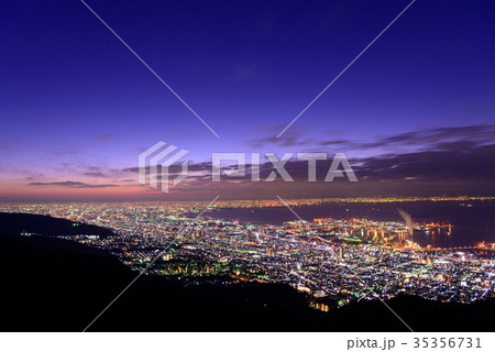 大阪、神戸の夜景 摩耶山掬星台からの眺め 大阪、神戸の夜景 摩耶山掬星台からの眺め 35356731