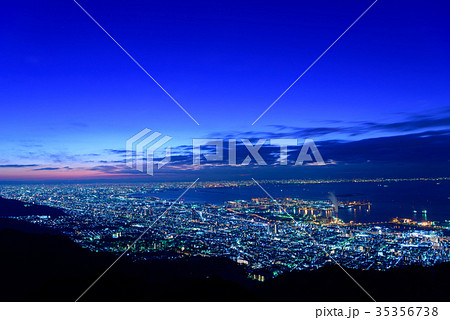大阪、神戸の夜景　摩耶山掬星台からの眺め 35356738