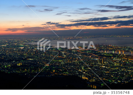 大阪、神戸の夜景　摩耶山掬星台からの眺め 35356748