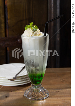 drinks drinks 35357841