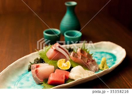 お刺身　盛り合わせ　刺身 35358216