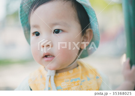 1 year old 1 year old 35368025