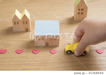 自動車 車 玩具 ハート 自動車保険 自動車 車 玩具 ハート 自動車保険 35368049