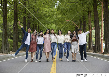 大学生 屋外 室外 35368495