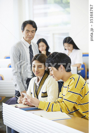 教授 教育 デジタル技術 35368767