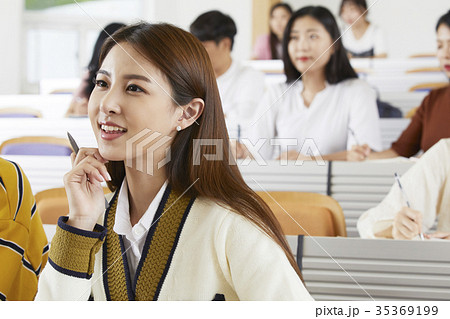 講義 大学生 横顔 35369199